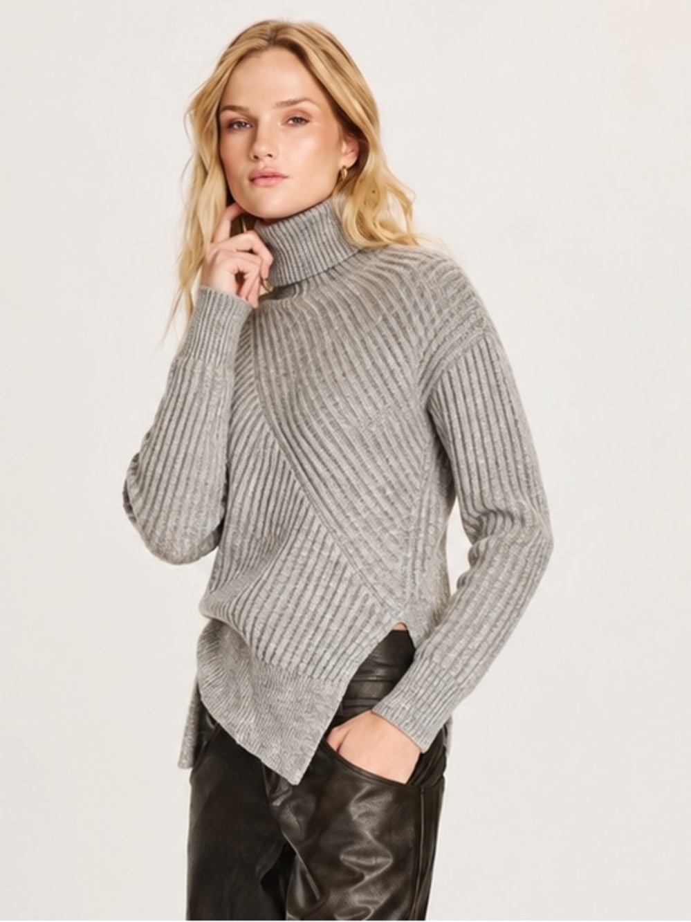 Judith & Charles Equinox Merino Wool and Cashmere Turtleneck Sweater S